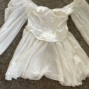 White corset dress off the shoulder, never worn